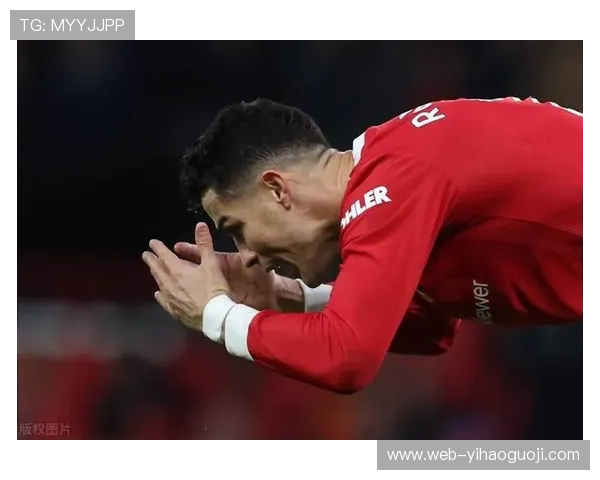 哈德斯菲尔德俱乐部宣布新赛季阵容调整引发球迷热议