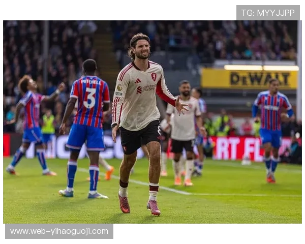 水晶宫俱乐部宣布签约新球员加强阵容迎接新赛季挑战